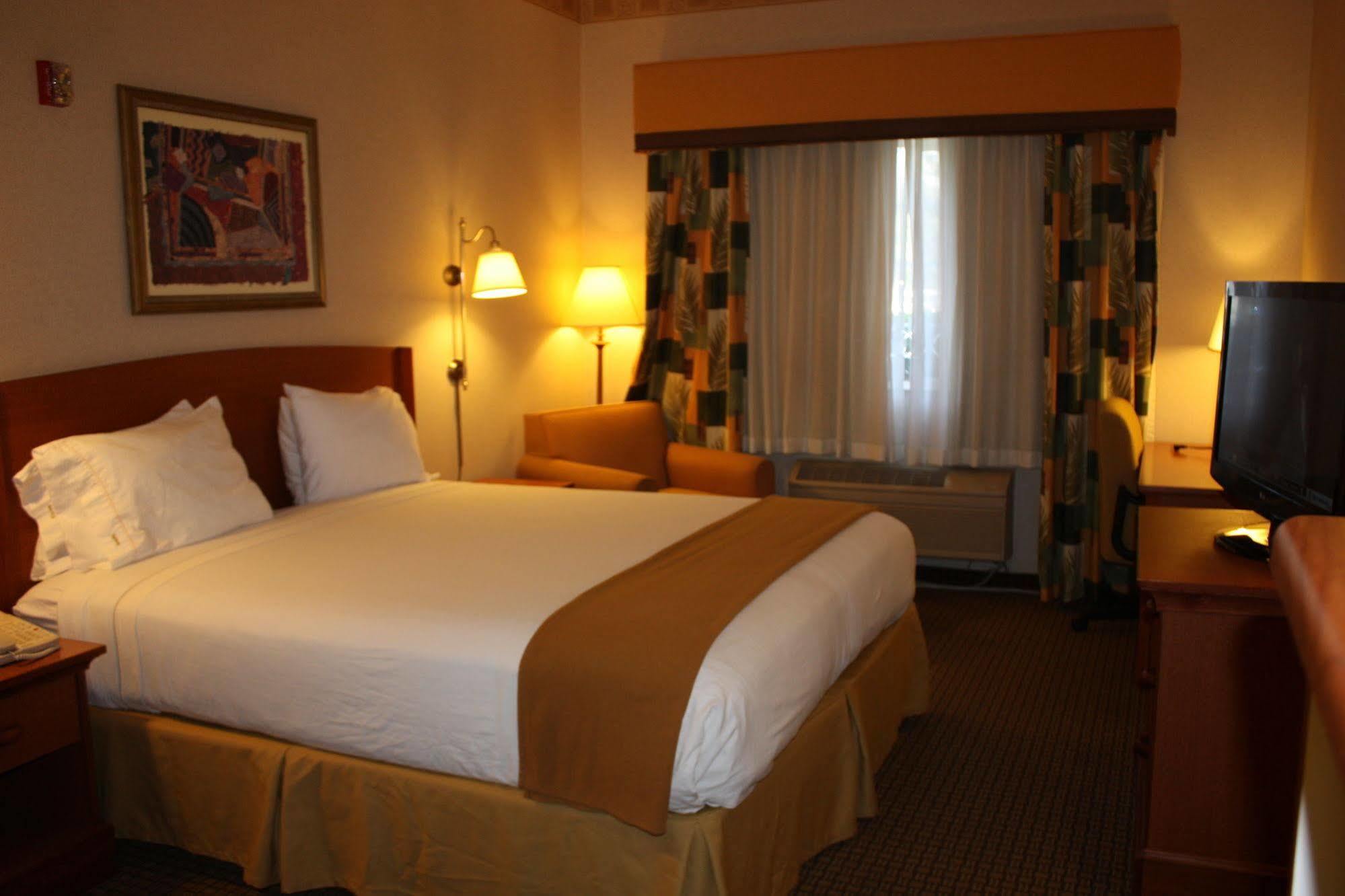 Holiday Inn Express Madera By Ihg Zewnętrze zdjęcie